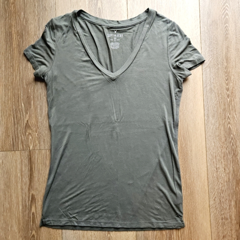Women's Hunter Green American Eagle Soft V-Neck Short Sleeve Tee Shirt Top